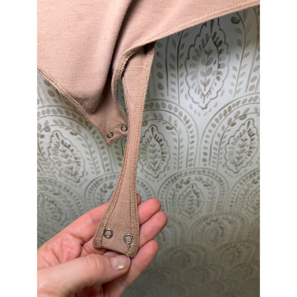 Abercrombie & Fitch Soft AF Collection Square Neck Long Sleeve Bodysuit Tan M - Picture 9 of 10